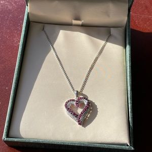 Beautiful Mappins heart necklace